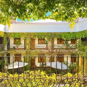 El Carmen Hotel